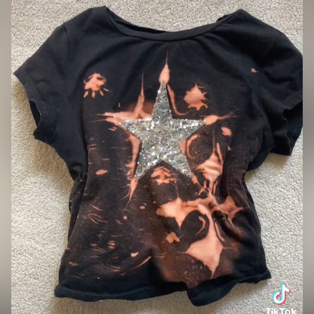 Cropped star sequence bleach design